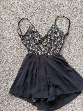 Miss Avenue Two-Tone Lace Bodice Romper with Bow Detail